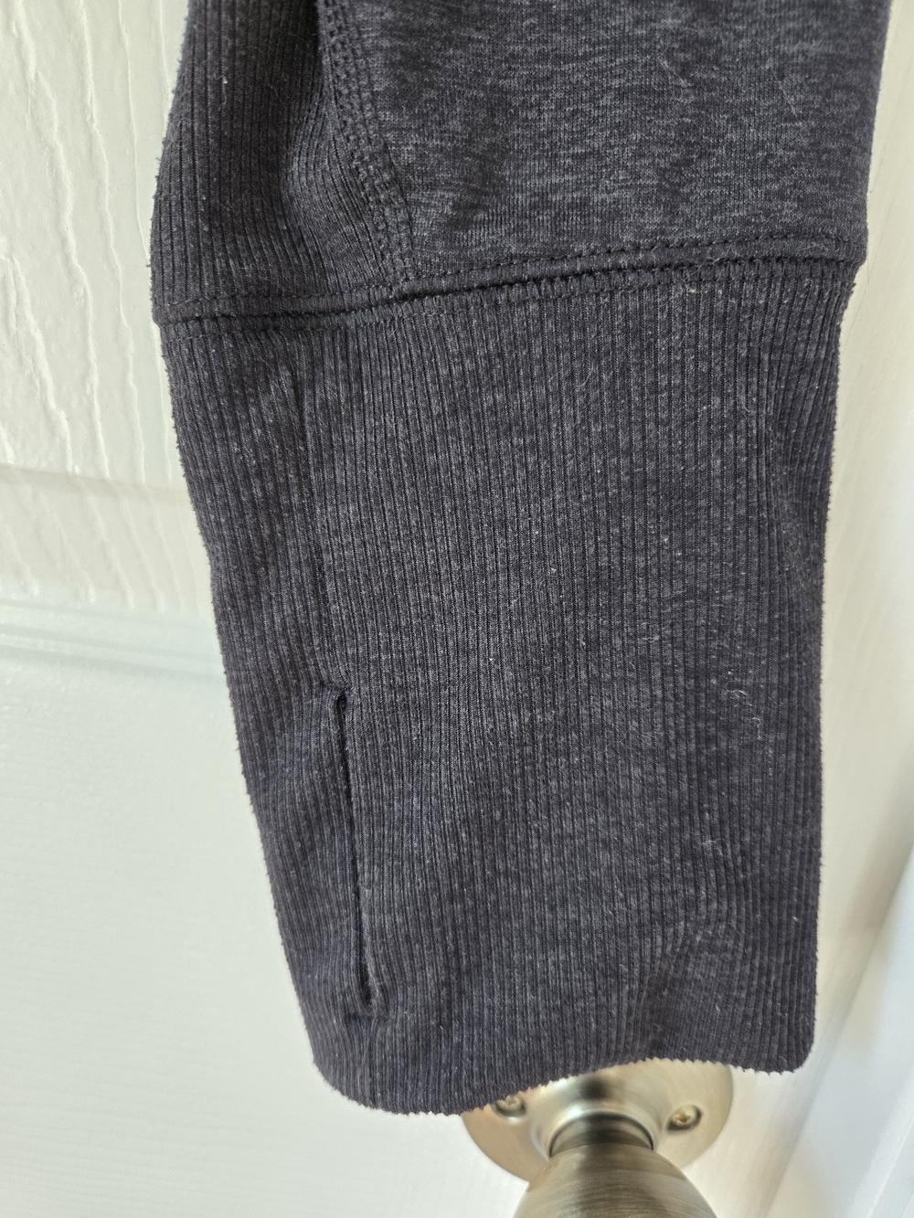 Old Navy Go-Dry Cozecore Charcoal Cropped Mock Neck Sweatshirt XXL Thumbholes - Picture 3 of 8